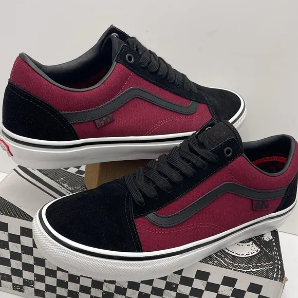 Vans Men’s Black and Burgundy Sneakers Skate Old Skool Port/BlackVN0A5FCB02Y
