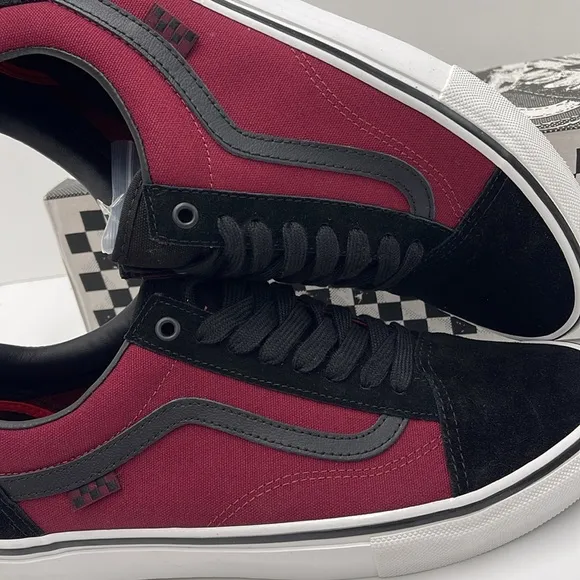 Vans Men’s Black and Burgundy Sneakers Skate Old Skool Port/BlackVN0A5FCB02Y