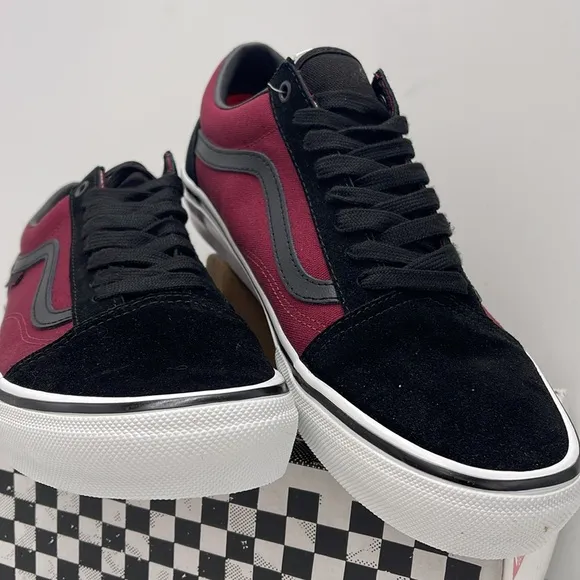 Vans Men’s Black and Burgundy Sneakers Skate Old Skool Port/BlackVN0A5FCB02Y