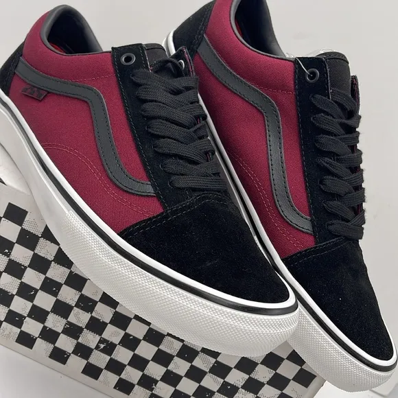 Vans Men’s Black and Burgundy Sneakers Skate Old Skool Port/BlackVN0A5FCB02Y