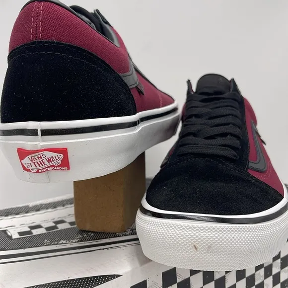 Vans Men’s Black and Burgundy Sneakers Skate Old Skool Port/BlackVN0A5FCB02Y