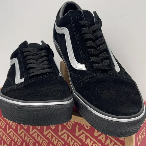 Vans Men’s Black and White Sneakers Old SkoolMetallic BlackVN000CT8BMA