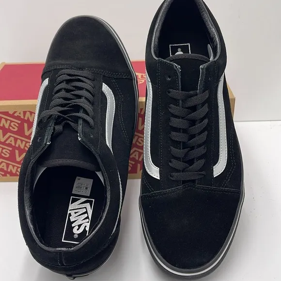 Vans Men’s Black and White Sneakers Old SkoolMetallic BlackVN000CT8BMA
