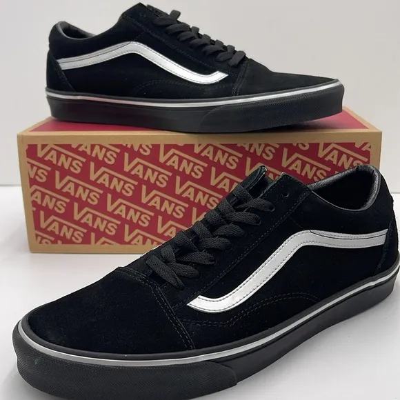 Vans Men’s Black and White Sneakers Old SkoolMetallic BlackVN000CT8BMA