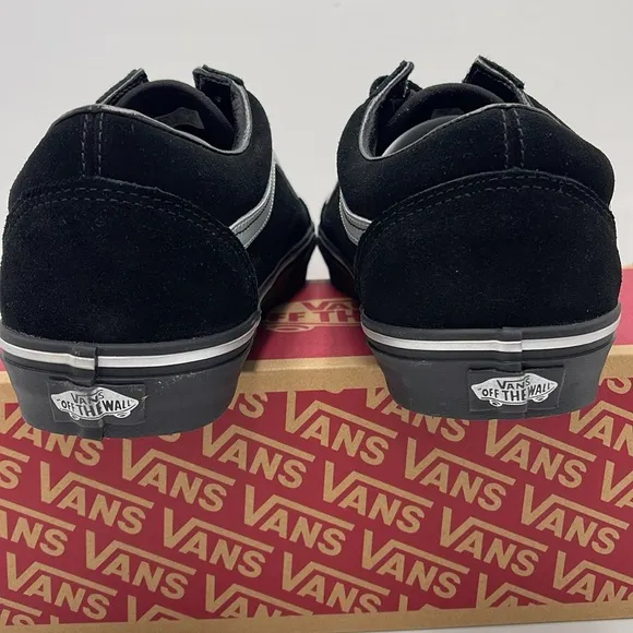 Vans Men’s Black and White Sneakers Old SkoolMetallic BlackVN000CT8BMA
