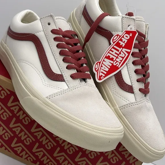 Vans Men’s White and Red Sneakers Old SkoolVintage Pop Marshmallow/VN0A4BW2R2S