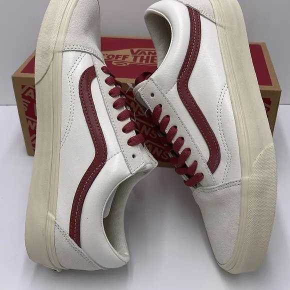 Vans Men’s White and Red Sneakers Old SkoolVintage Pop Marshmallow/VN0A4BW2R2S