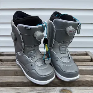 Vans Snowboarding Boots Women’s shoes