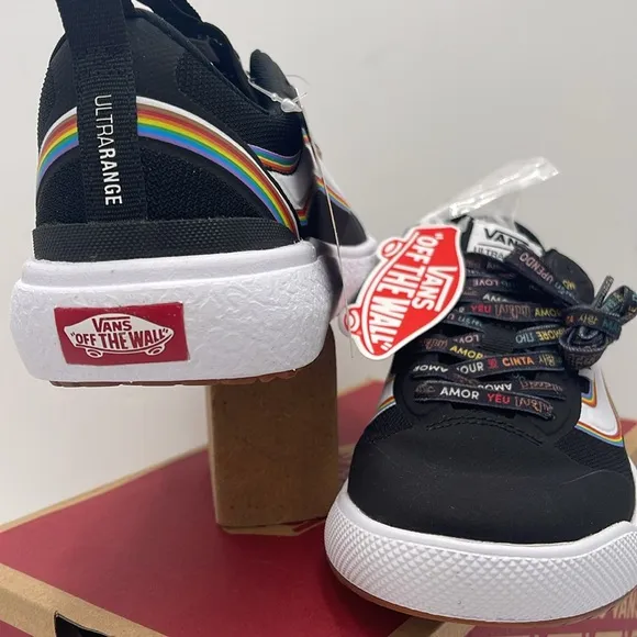 Vans WMNS Black Sneakers with Rainbow Stripes Ultrarange Exo(Pride) Black/True
