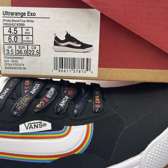 Vans WMNS Black Sneakers with Rainbow Stripes Ultrarange Exo(Pride) Black/True