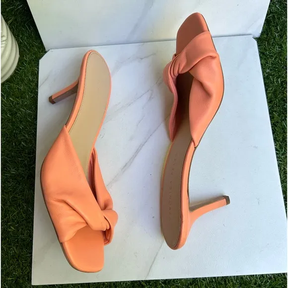 VERONICA BEARD Melli Apricot leather Sandal Size  6 women