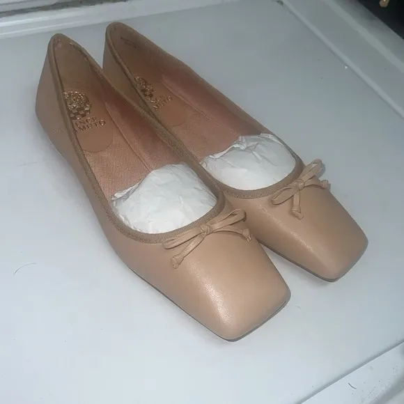 Vince Camuto brand new nude flats