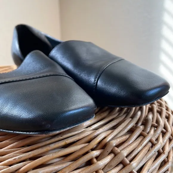 Vince minimalist beautiful black leather square toe flats