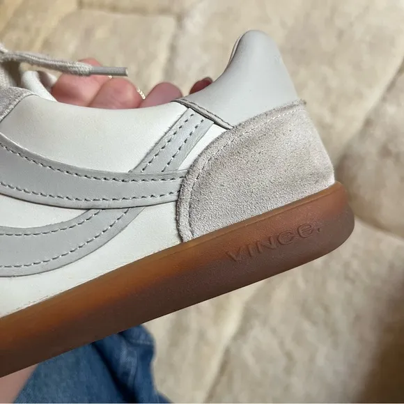 Vince Sneakers size 8