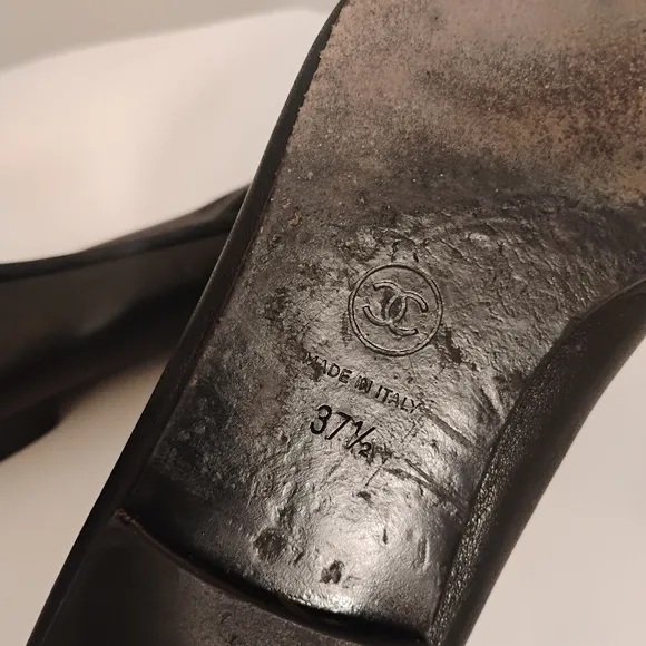 Vintage Chanel Ballet Flats Iconic Cap Toe Leather 37.5 Fair
