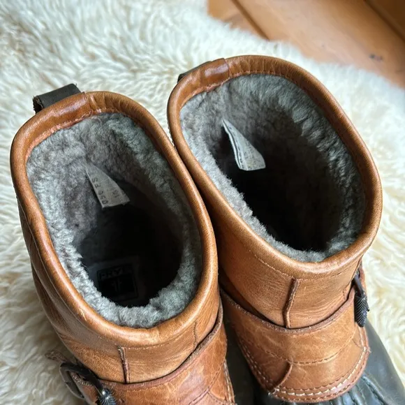 Vintage FRYE Shearling Veronica Duck Boots