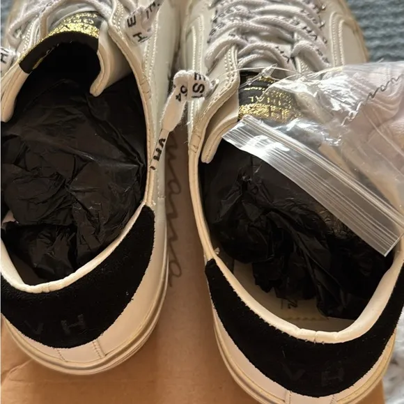 Vintage Havana Alive White Sneakers with Branded Laces
