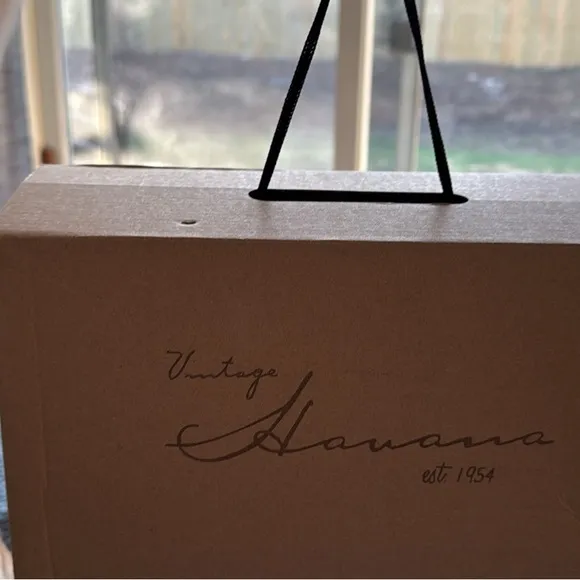 Vintage Havana Alive White Sneakers with Branded Laces
