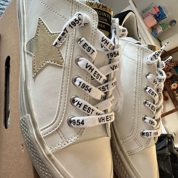 Vintage Havana Alive White Sneakers with Branded Laces