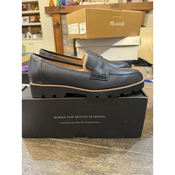 Vionic CHERYL II LOAFER In Navy Blue Size 9.5 Academia Penny Loafer