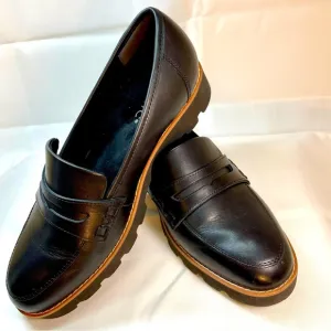 Vionic Cheryl II Lug Sole Women's Loafers - black nappa leather - size 6.5 Wide