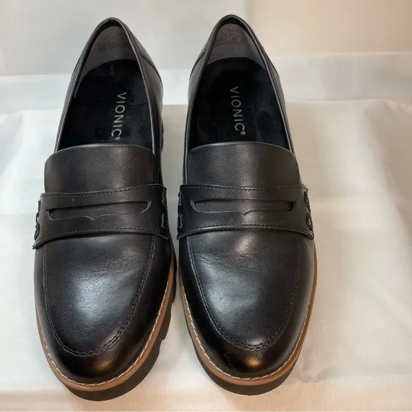 Vionic Cheryl II Lug Sole Women's Loafers - black nappa leather - size 6.5 Wide