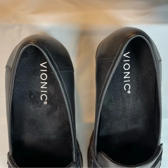 Vionic Cheryl II Lug Sole Women's Loafers - black nappa leather - size 6.5 Wide