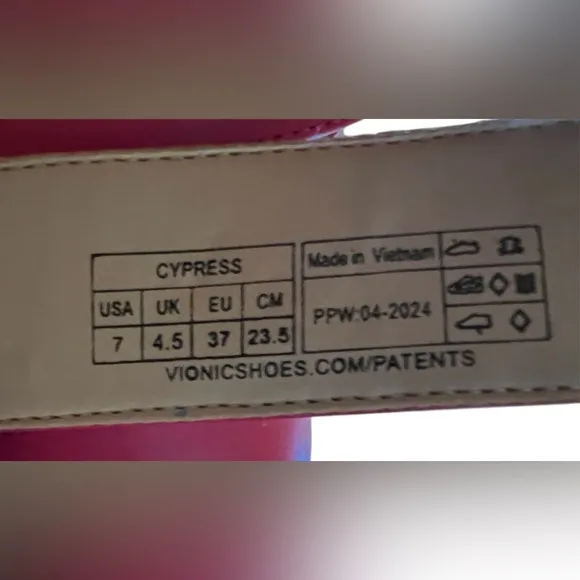Vionic Cypress Sandals Size 7 Pink New without box