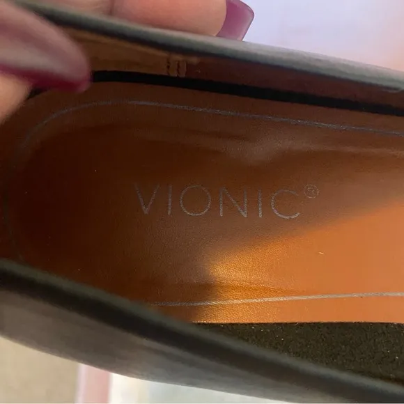 Vionic Hannah Black Napa Leather Ballet Flats