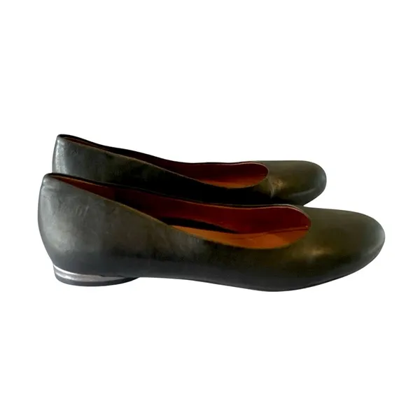 Vionic Hannah Black Napa Leather Ballet Flats