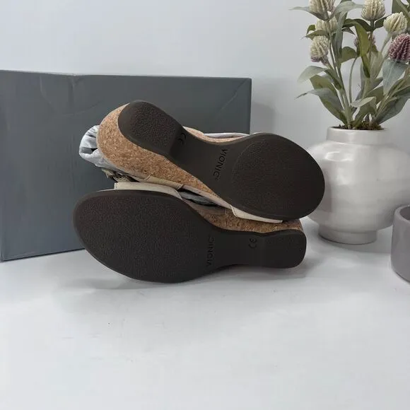 Vionic Kaytie Suede Wedge Sandals Semolina Beige Buckle Strap Women's US 5 NWB