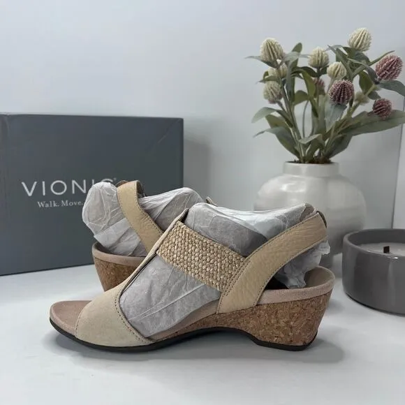 Vionic Kaytie Suede Wedge Sandals Semolina Beige Buckle Strap Women's US 5 NWB