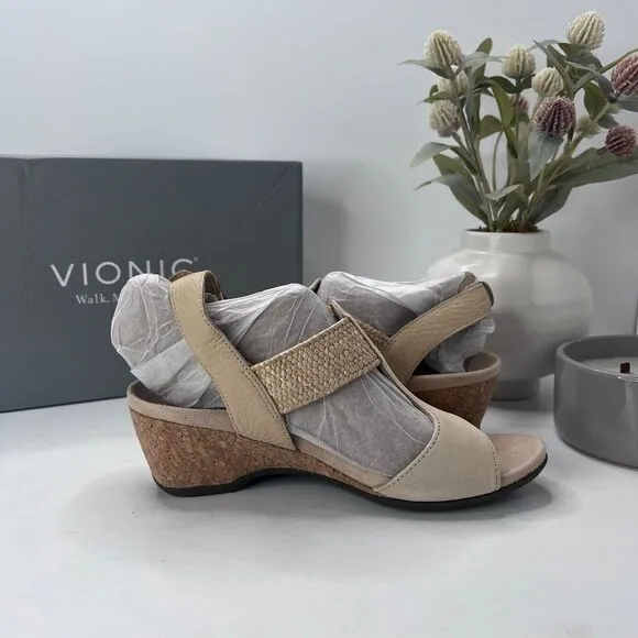 Vionic Kaytie Suede Wedge Sandals Semolina Beige Buckle Strap Women's US 5 NWB