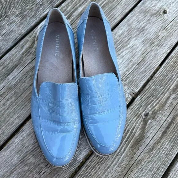 Vionic Kensley Lug-sole Loafers in Blue Shadow Crinkle Patent Leather 10