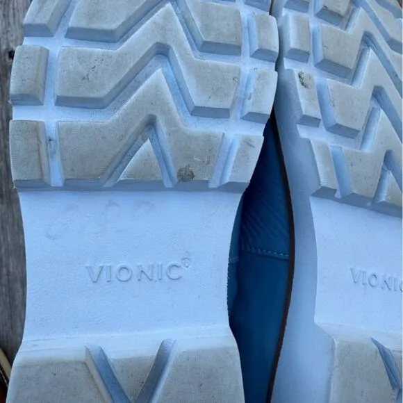 Vionic Kensley Lug-sole Loafers in Blue Shadow Crinkle Patent Leather 10
