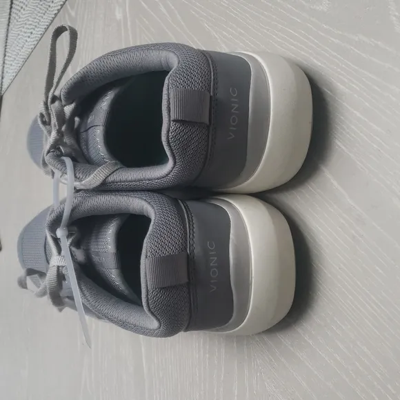 Vionic Leo casual sneakers