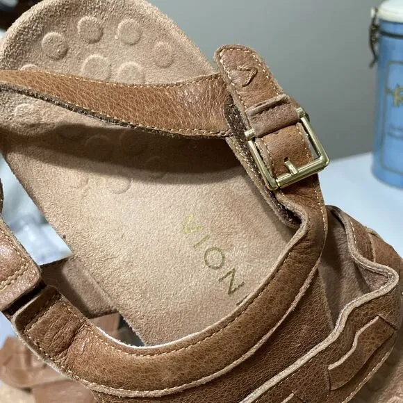 Vionic LUPE Brown Tan Arch Support Footbed Thong Style Slingback Sandals Sz 11