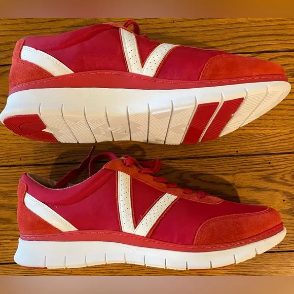 VIONIC Men’s Ansel sneakers, cherry, size 11.5/44.5