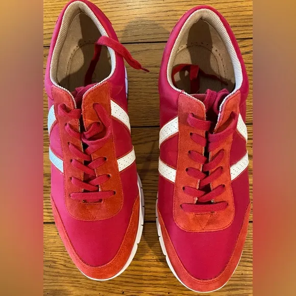 VIONIC Men’s Ansel sneakers, cherry, size 11.5/44.5