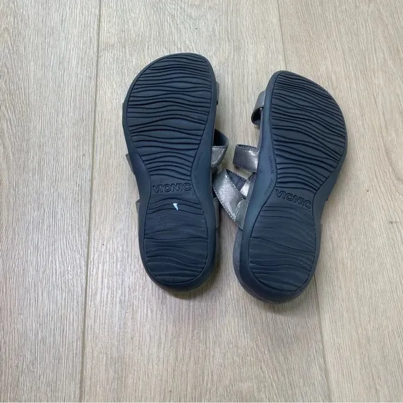 Vionic Misa Silver Metallic Triple Strap Sandals Size 9