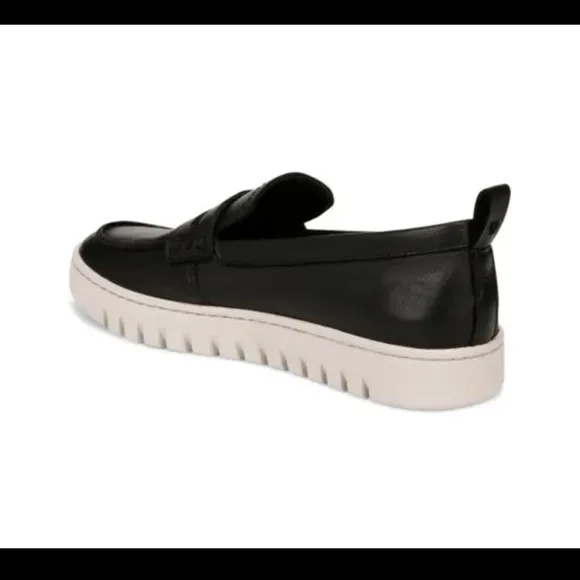 Vionic UPTOWN LOAFER in Black Leather size 9.5