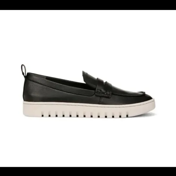 Vionic UPTOWN LOAFER in Black Leather size 9.5