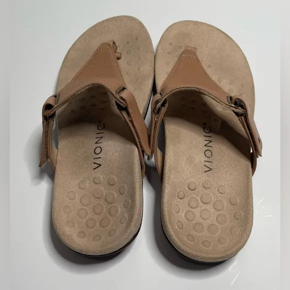 Vionic Wanda Leather Adjustable Strap Arch Support Sandal Size 7 NWOT