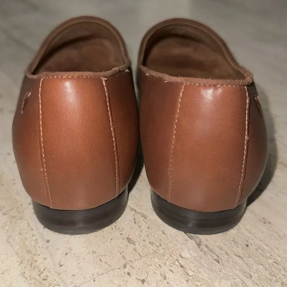 VIONIC WILLA SLIP ON FLAT BROWN LEATHER LOAFERS Sz  7.5 Arch Support. Cushioning