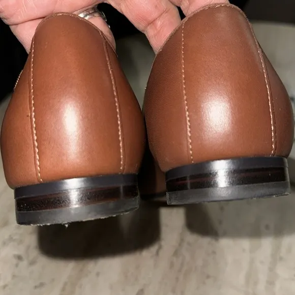 VIONIC WILLA SLIP ON FLAT BROWN LEATHER LOAFERS Sz  7.5 Arch Support. Cushioning