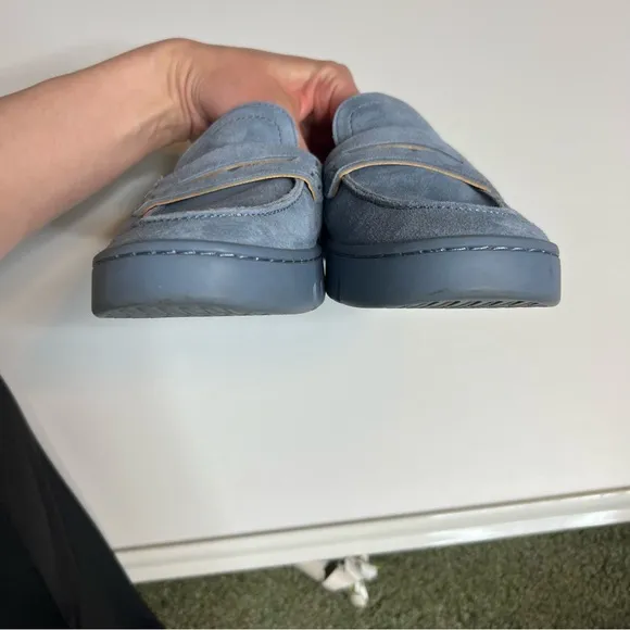 Vionic Women's Uptown Loafer in Vintage Blue Haze Waxed Suede Size 8