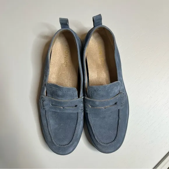 Vionic Women's Uptown Loafer in Vintage Blue Haze Waxed Suede Size 8