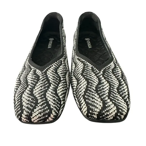 Vivaia Lightweight Square-Toe V-Cut Flats (Margot Walker) 8