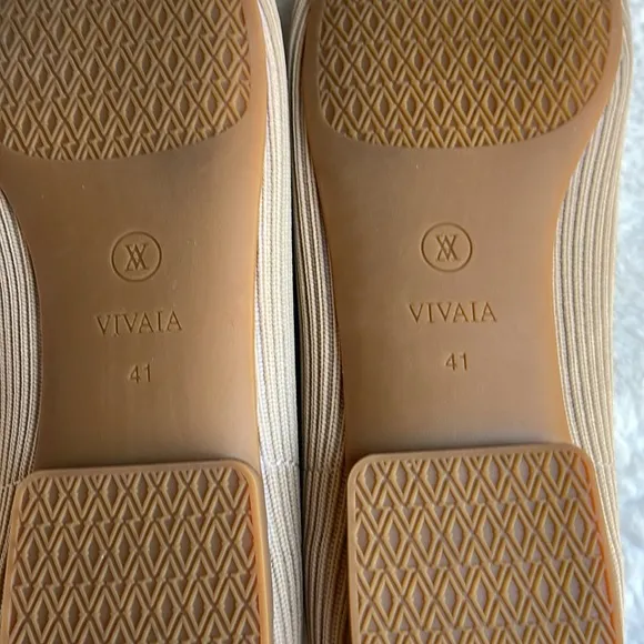 Vivaia Margot cloudwalker square toe flats in almond