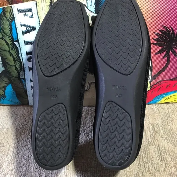 VIVAIA Square-Toe V-Cut Flats (Margot 2.0) Sz 40.5